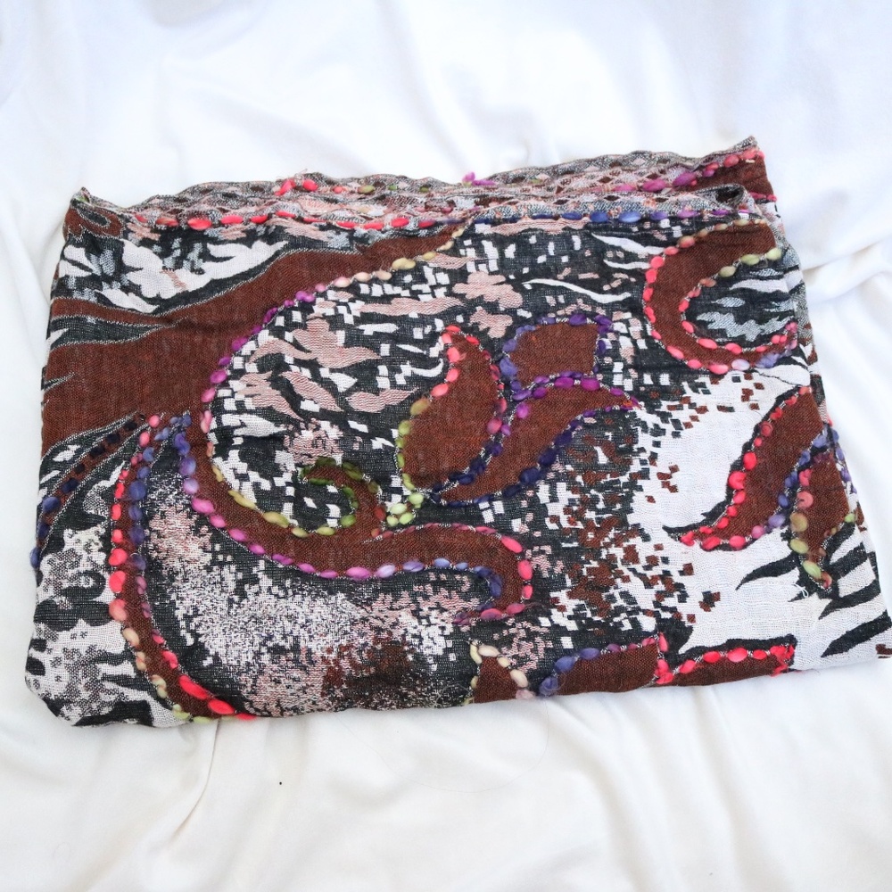 Multicolor Abstract Infinity Scarf - Picture 3 of 4